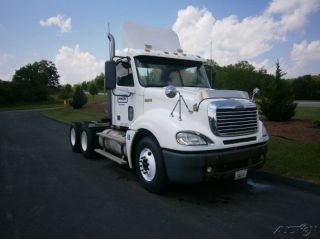 2007 Freightliner Cl12064st - Columbia 120 photo