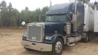2000 Freightliner Classic Xl photo