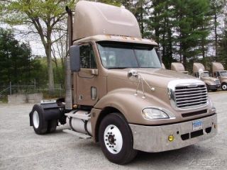 2009 Freightliner Cl12042st - Columbia 120 photo