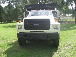 1992 Ford F700 photo