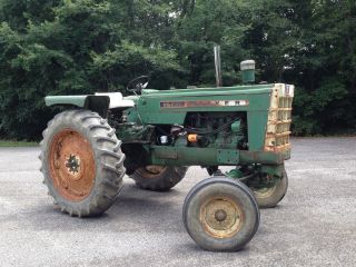 Oliver 1550 Tractor photo