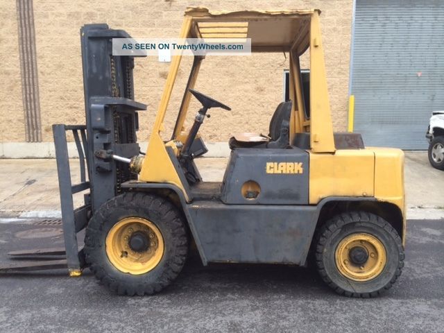 Chicago Area: Vary Versatile Clark Forklift For Any Application Forklifts photo