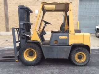 Chicago Area: Vary Versatile Clark Forklift For Any Application photo