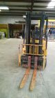 Hyster E40xl - 27 Forklift 2 Stage 4800lb Lift Forklifts photo 2