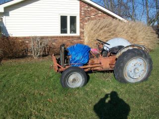 Antique Ford 2n Tractor 1945 Serial No.  9n180940 Non Working Great Parts Tractor photo
