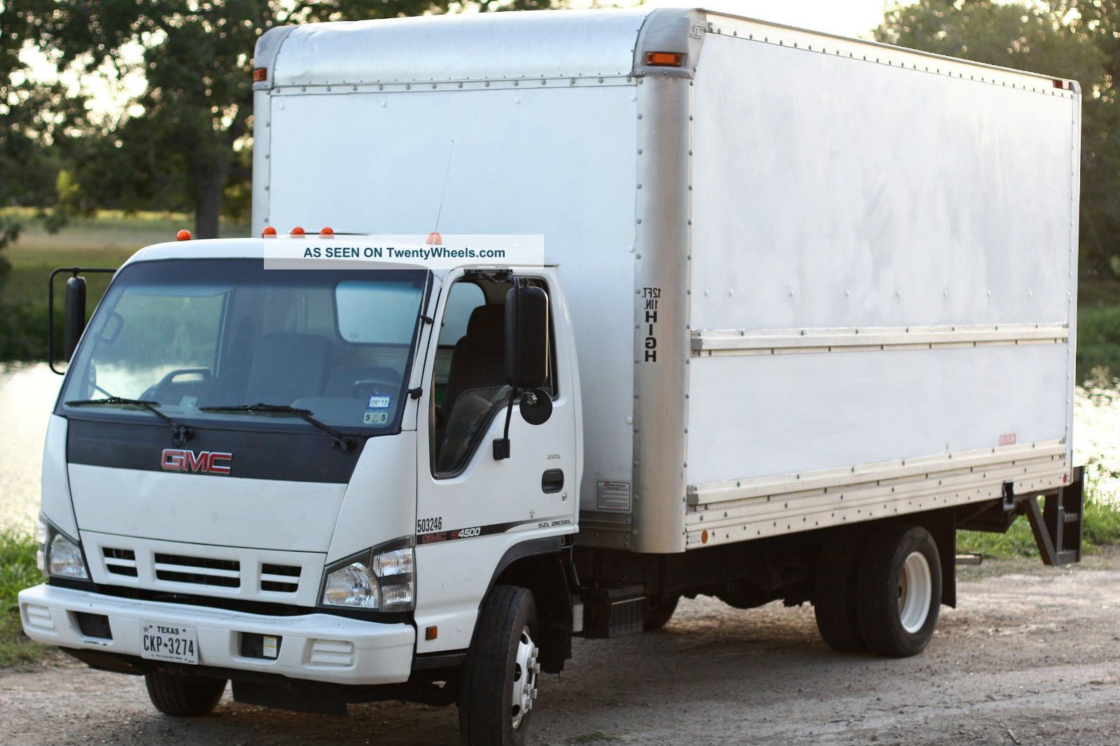 2007 Gmc Box Trucks / Cube Vans photo
