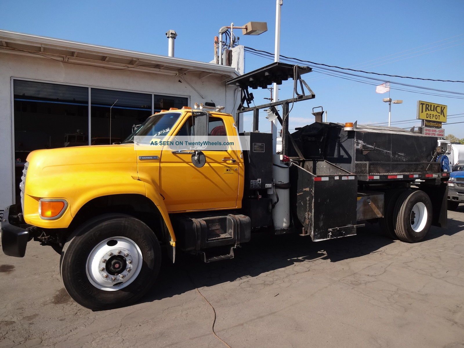 1997 Ford F800 Utility / Service Trucks photo