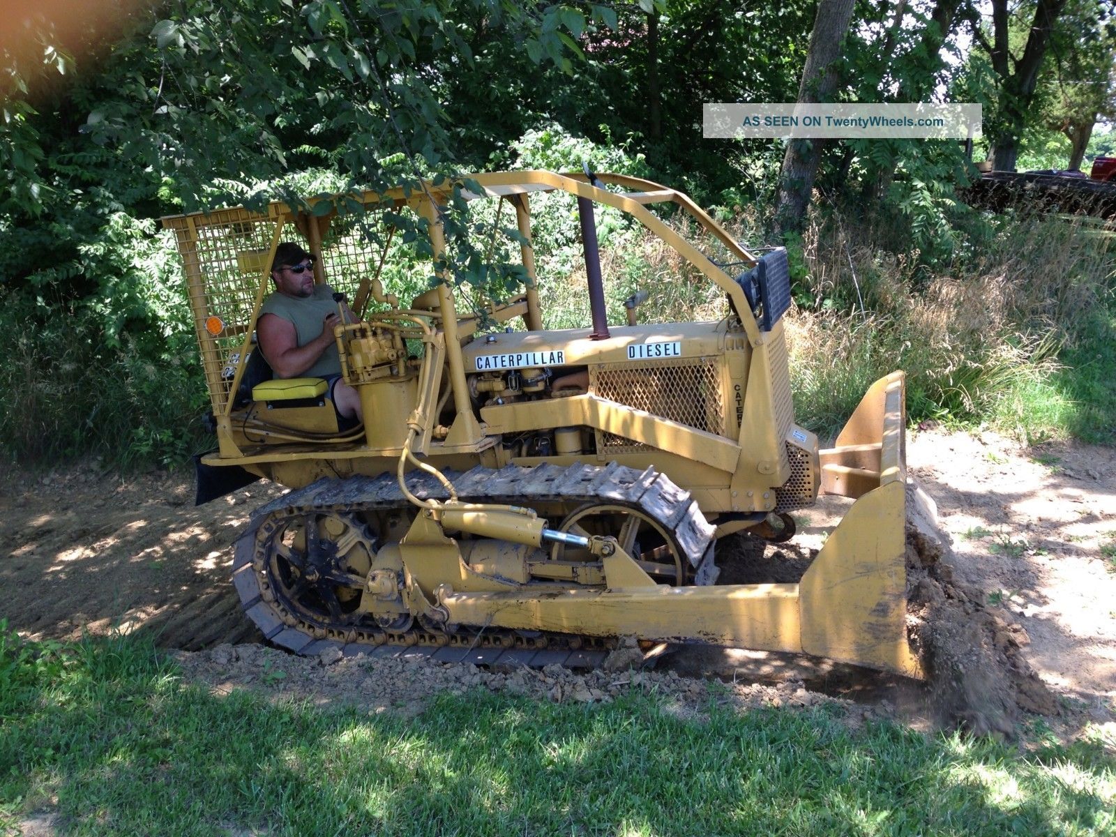 Caterpillar D2 Dozer Crawler Dozers & Loaders photo