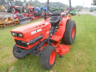 Kubota 9200 With 6ft Belly Mower 3pt Hitch 4x4 Paint photo