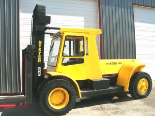 Hyster 30,  000 Lb.  Forklift photo