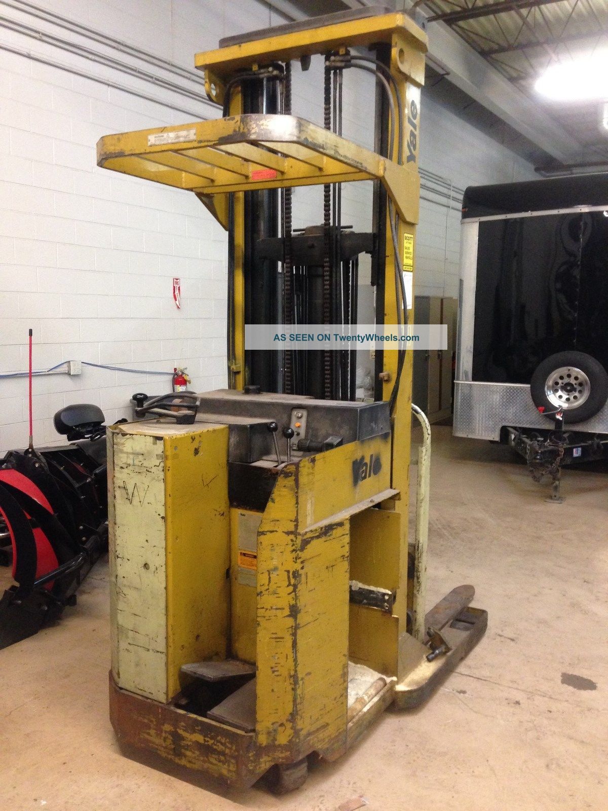 Yale Ne040lan24st113 Stand Up 4000lbs. Electric Forklift