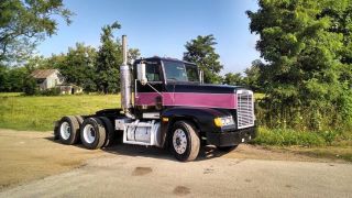 1993 Freightliner Fld12064st photo