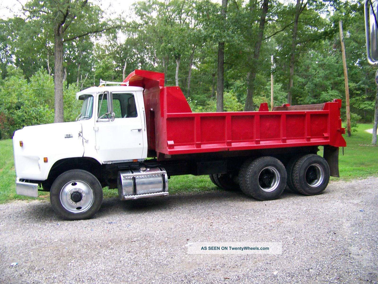 1987 Ford L9000 Dump Trucks photo