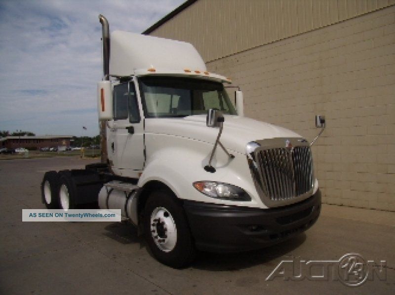 2010 International Prostar Daycab Semi Trucks photo