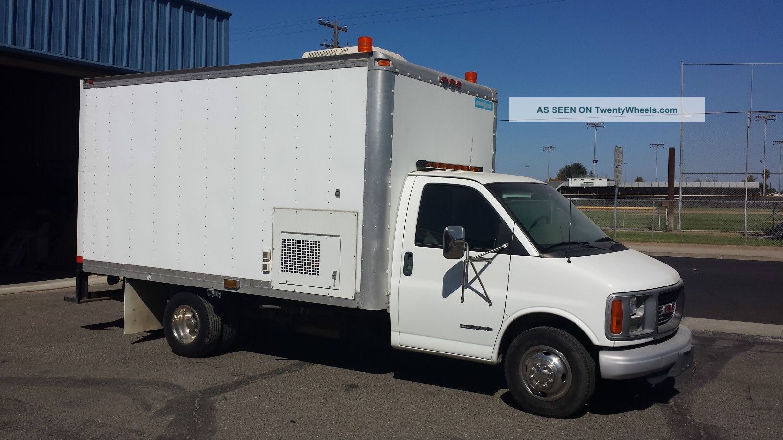 2001 Gmc Gruman/olson 14ft Box Van Camera Van Utility / Service Trucks photo