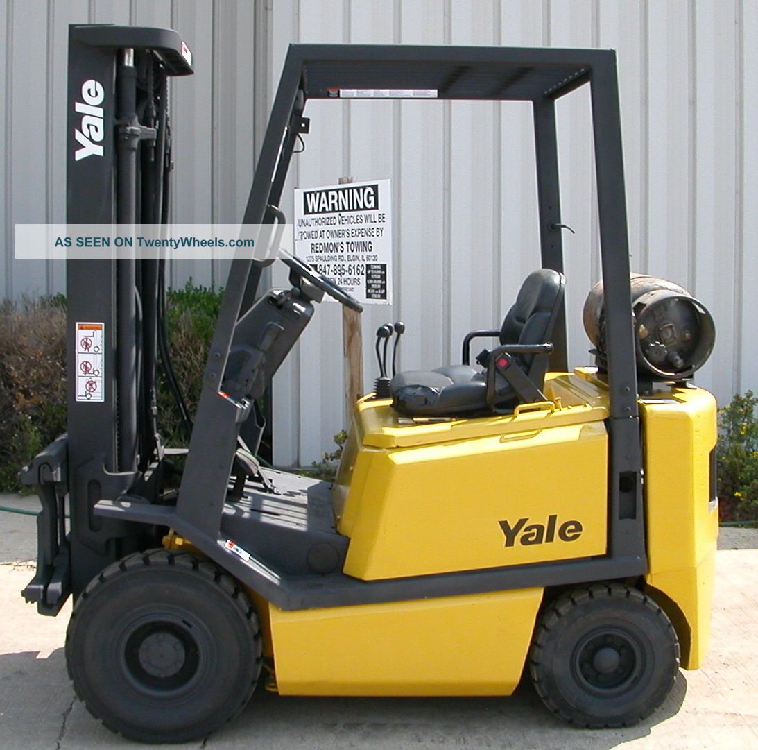Yale Model Glp030afn (2001) 3000lb Capacity Lpg Great Pneumatic Tire Forklift Forklifts photo