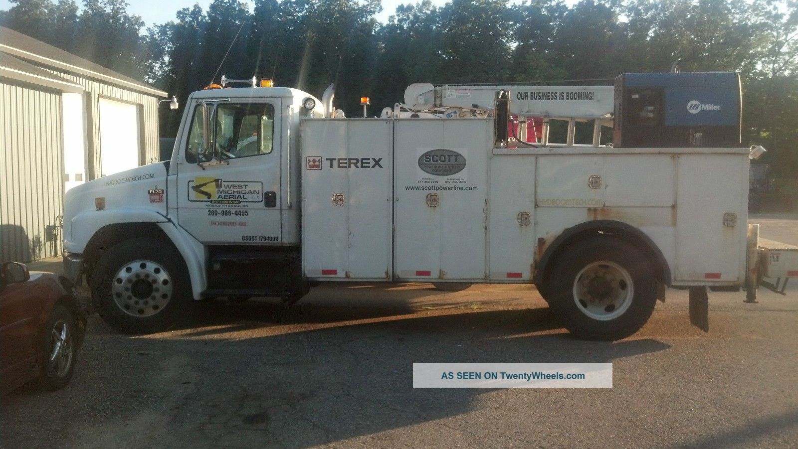 2002 Freightliner Fl 70 Utility / Service Trucks photo