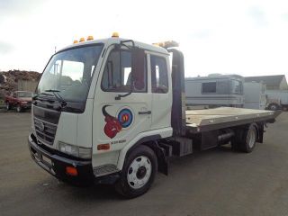 2006 Nissan Ud Ud 2300 Rollback Tow Truck photo