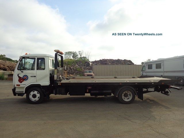 2006 Nissan ud tow truck #3