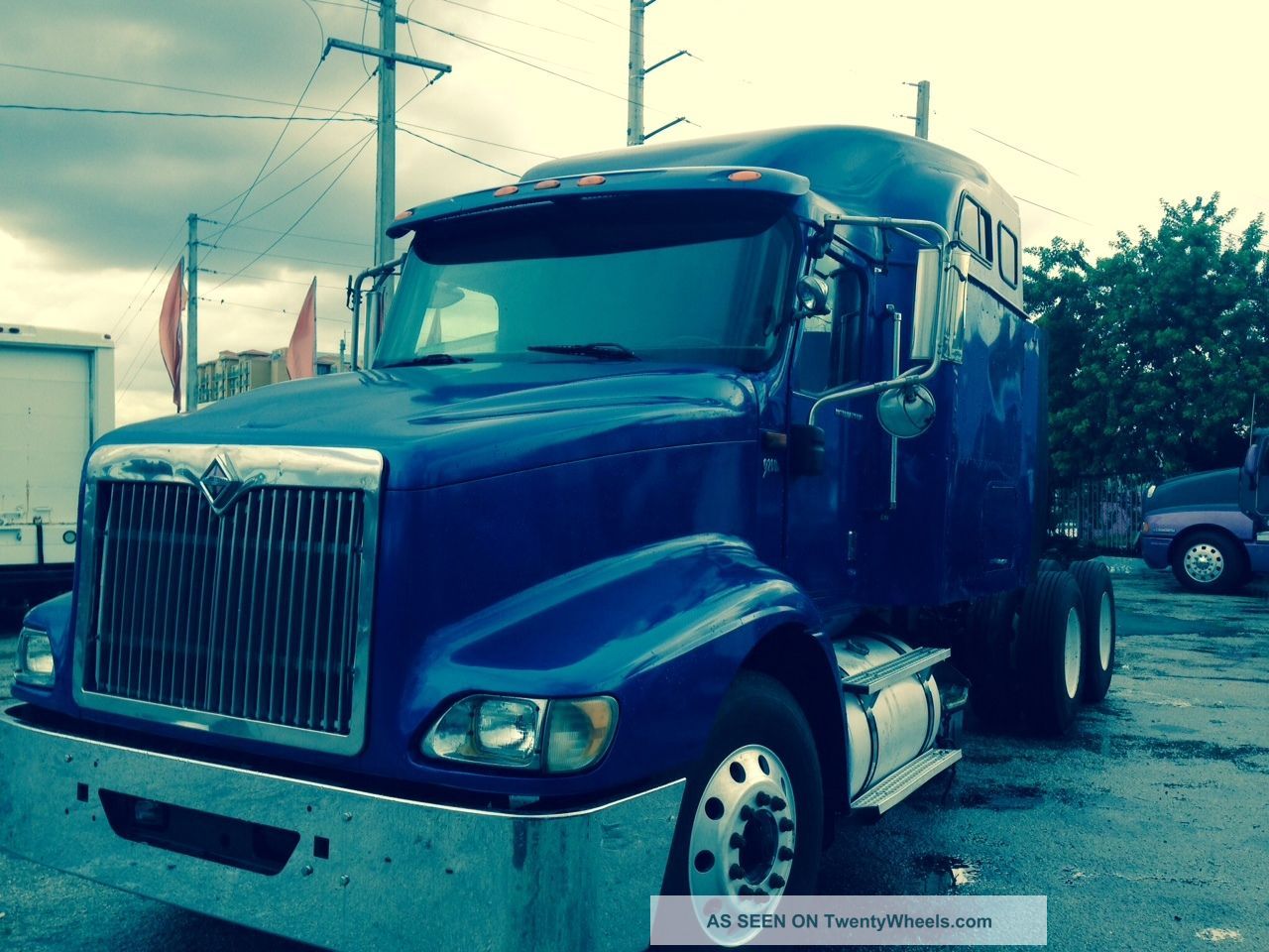 2005 International 9200i Sleeper Semi Trucks photo