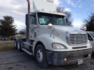 2008 Freightliner Cl12064st - Columbia 120 photo