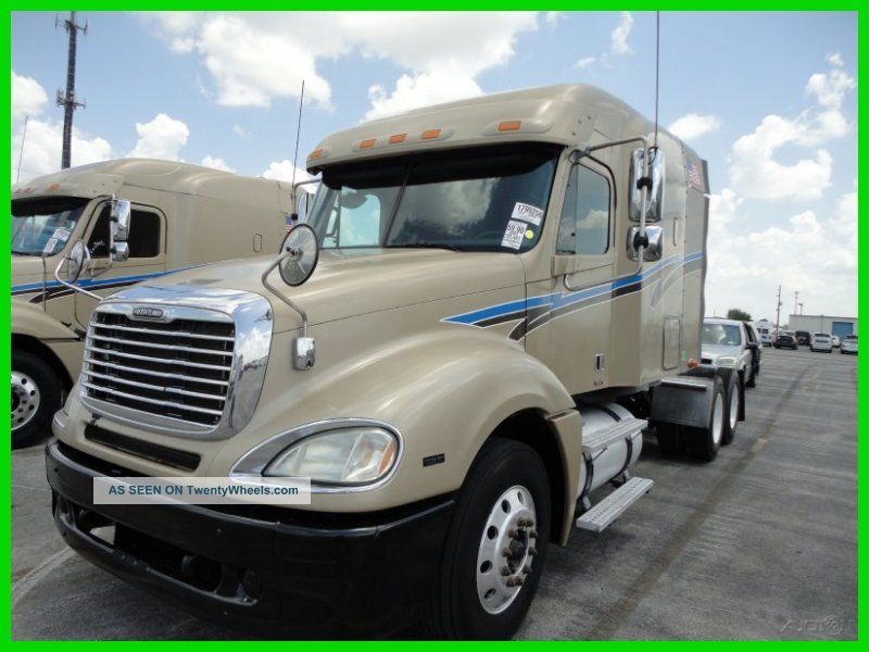 2007 Freightliner Columbia Sleeper Semi Trucks photo