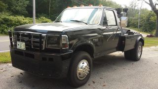 1994 Ford F450 Duty Wrecker photo