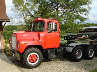 1975 Mack photo