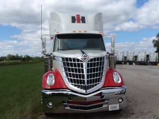 2009 International Road Tractor photo