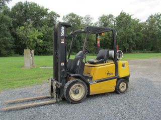 Yale Glp060,  6,  000 Pneumatic Tire Forklift,  Lp Gas,  3 Stage,  S/s,  Runs Good photo