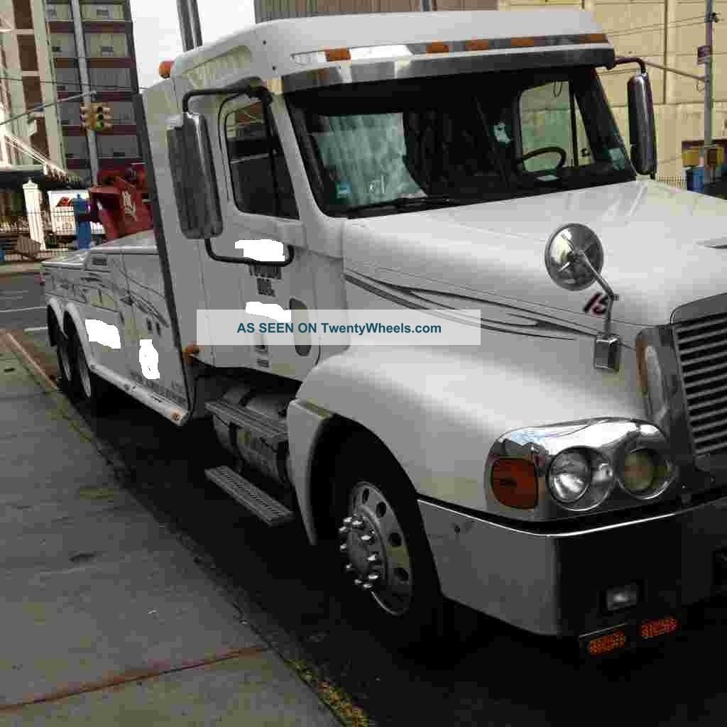 2000 Freightliner C120 Wreckers photo