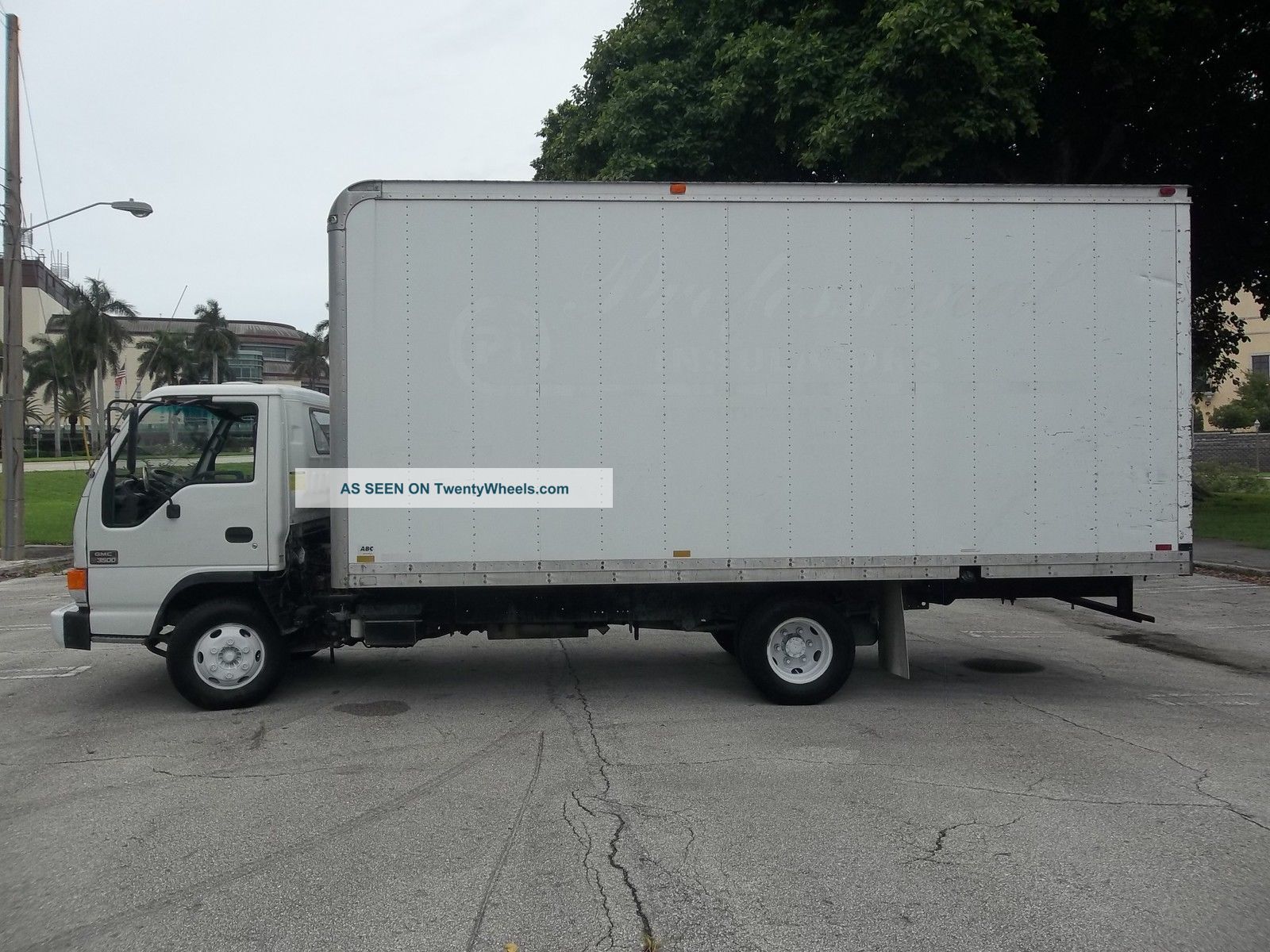 2003 Gmc / Isuzu W3500 18 ' Box Truck Diesel Florida Box Trucks / Cube Vans photo