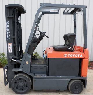 Toyota Model 7fbcu30 (2009) 6000lbs Capacity Great 4 Wheel Electric Forklift photo