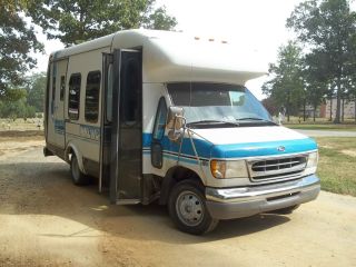 1999 Ford E350 photo