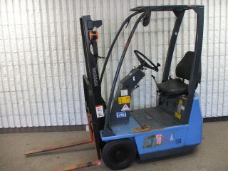 Ultra Compact Toyota 1000lb Pneumatic Tire Forklift photo
