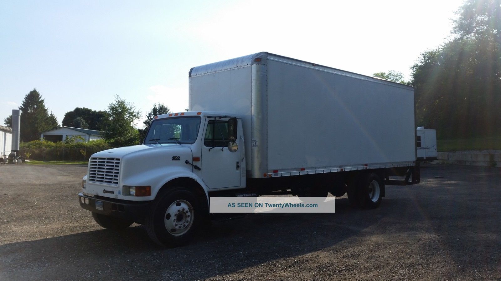 1999 International 4700 Box Trucks / Cube Vans photo
