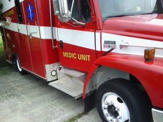 2000 Freightliner Dl 60 photo
