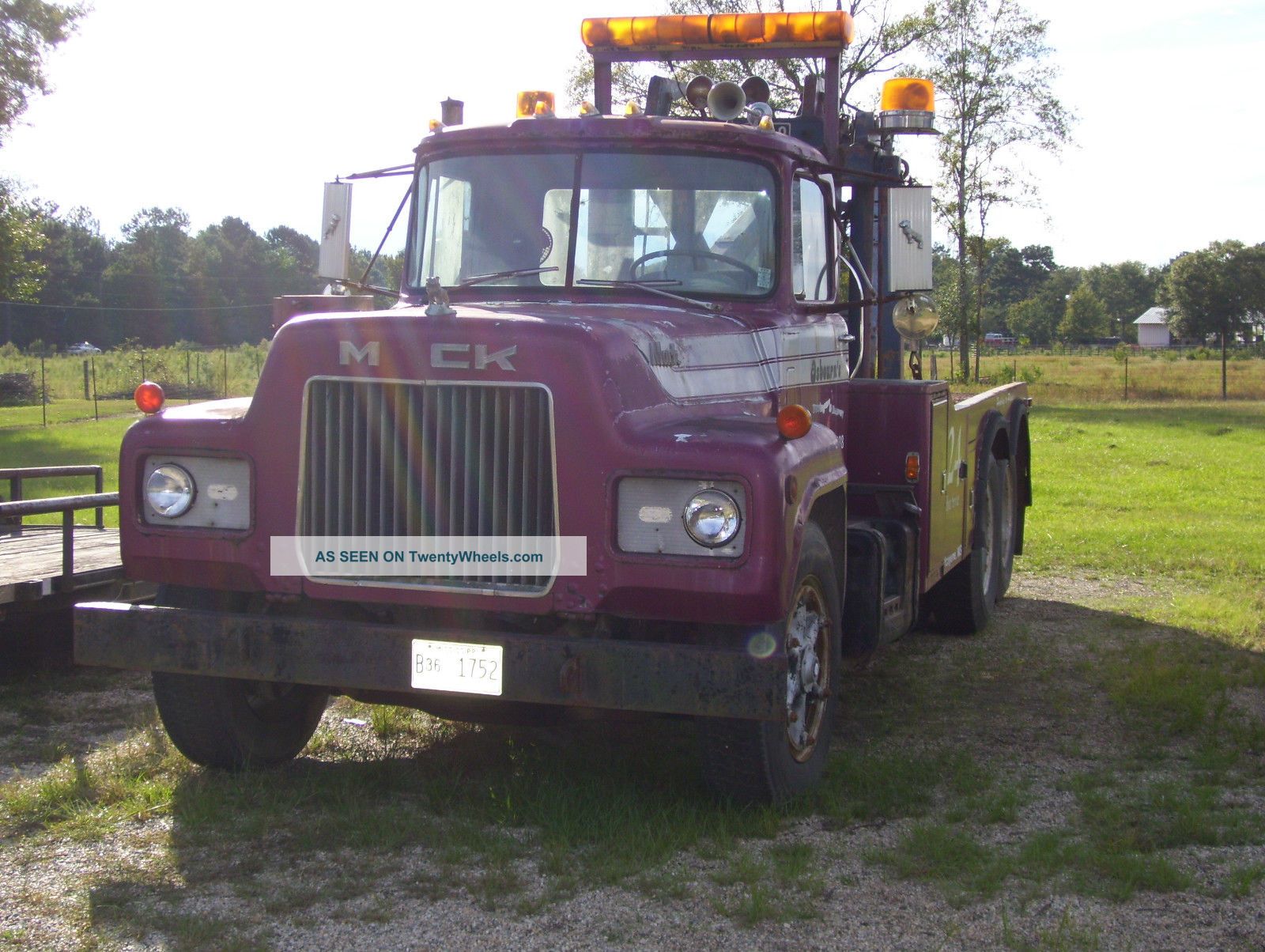 1973 Mack Wrecker Wreckers photo