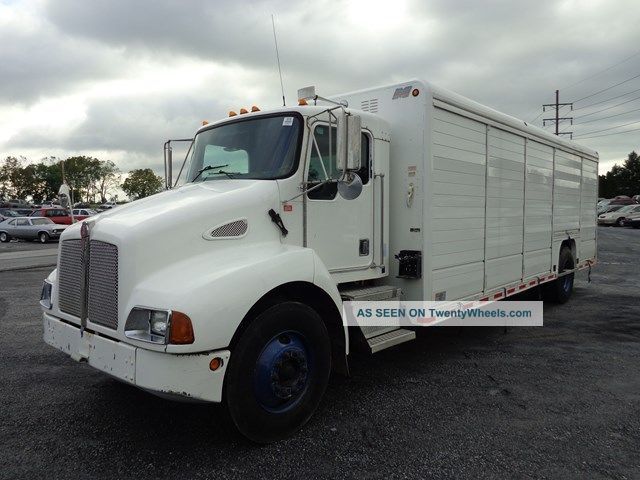2000 Kenworth T300 Delivery Box Truck Box Trucks / Cube Vans photo
