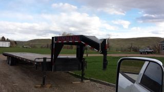 2011 Ranch King 40 ' Deck Gooseneck Trailer photo