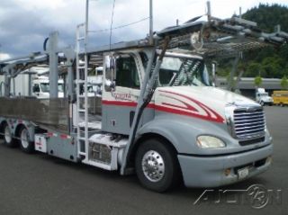 2006 Freightliner Cl11264st - Columbia 112 photo