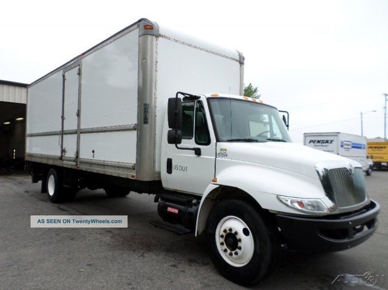 2006 International 4300 Box Trucks / Cube Vans photo