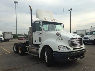 2009 Freightliner Cl12064st - Columbia 120 photo