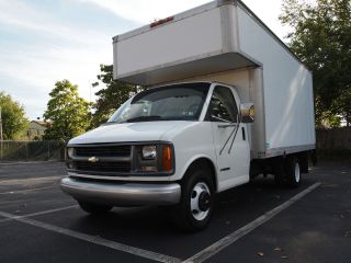 2000 Chevrolet Express photo