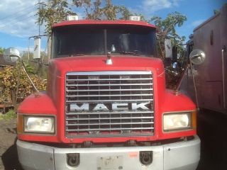 2000 Mack Ch photo