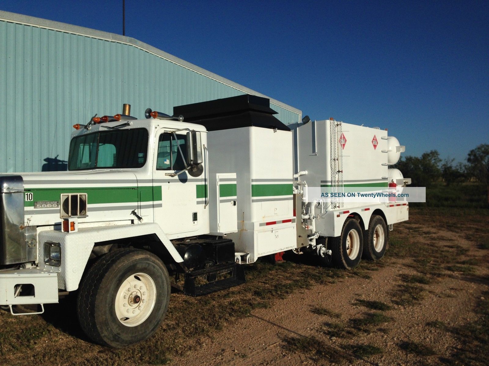 1993 International Pay Star Other Heavy Duty Trucks photo