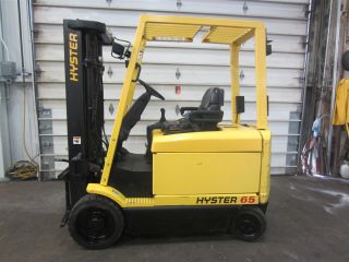 Hyster 65 Electric Forklift,  6,  500 Lbs Capacity photo