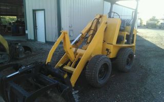 Swinger 200 Articulating Loader photo