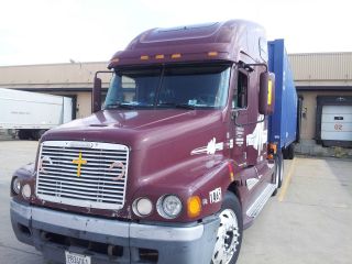 1998 Freightliner Cetury Class photo