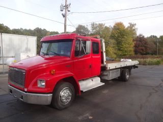 1998 Freightliner Fl60 photo